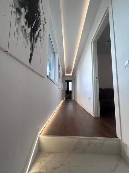 Duplex cu 4 camere cu Canalizare în Florești