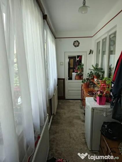 Casă cu 4 camere cu Teren 350 Mp în Central