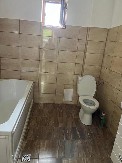 Casă cu 4 camere cu Teren 3261 Mp în Stâncești