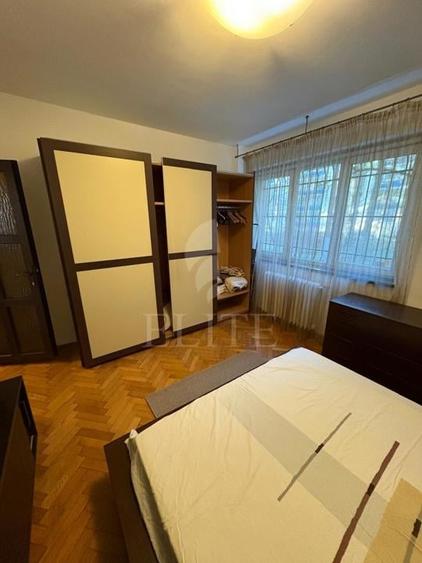 Apartament cu 3 camere decomandat în Plopilor