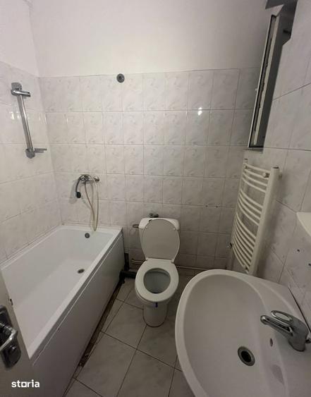 Apartament cu 4 camere decomandat în Calea Plevnei