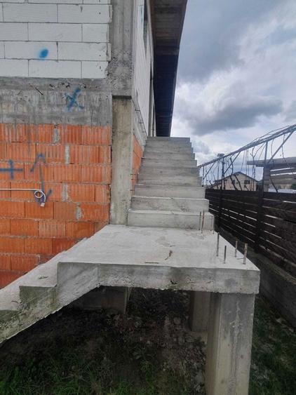 Casă cu 4 camere în Geamăna