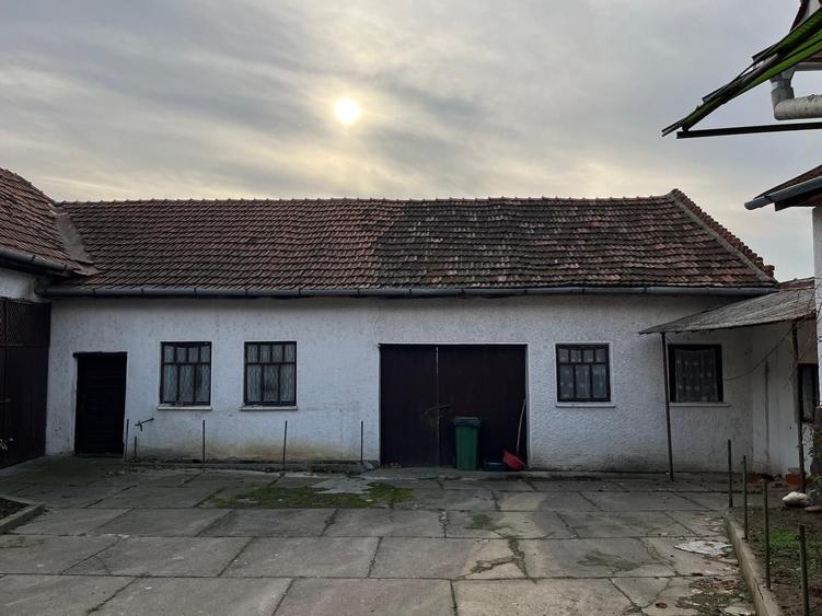 Casă cu 4 camere în Cladova