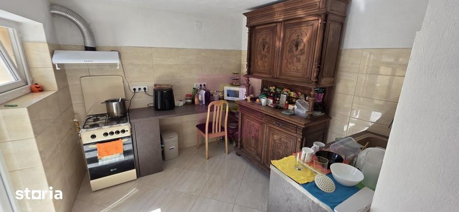 Casa cu 4 camere de vanzare in Campina - 1