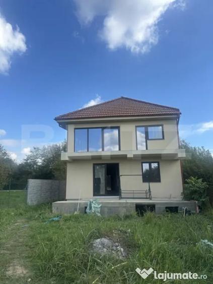 Casă cu 6 camere cu Teren 900 Mp în Central