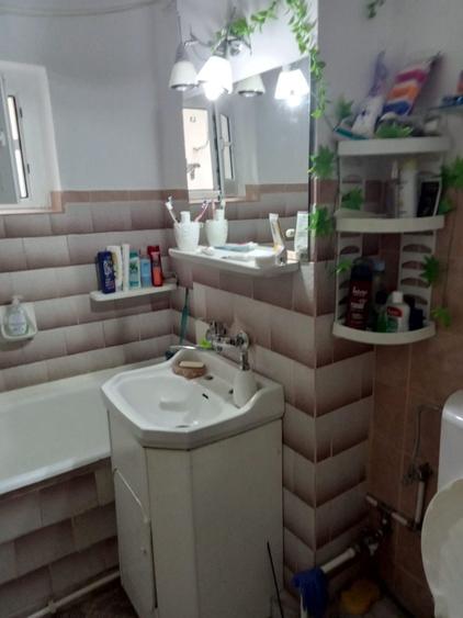 Apartament cu 3 camere decomandat în Piața Centrală