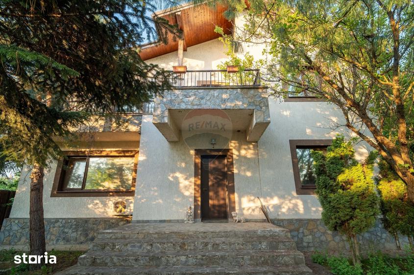 Casă cu 5 camere cu Teren 500 Mp în Brănești