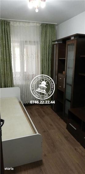 Apartament cu 3 camere decomandat în Păcurari