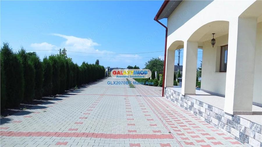 Casă cu Teren 10000 Mp în Central