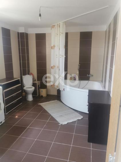 Casă individuală cu 5 camere cu Teren 700 Mp în Ungureni (Dragomirești)