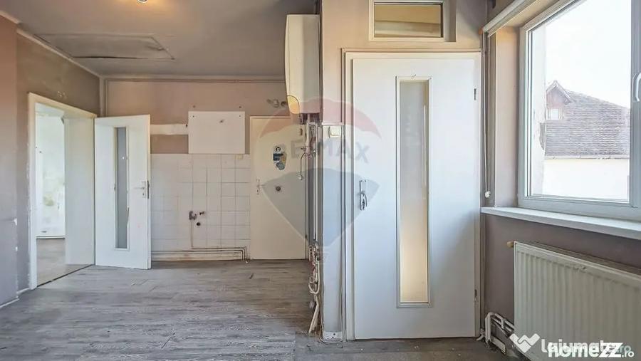 Apartament cu 2 camere decomandat în 13 Decembrie