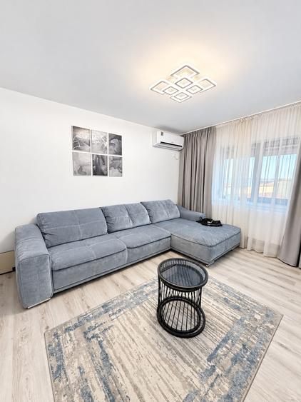 Apartament cu 3 camere decomandat în Sud