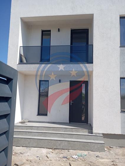 Casă individuală cu 5 camere cu Canalizare în Sud-Est