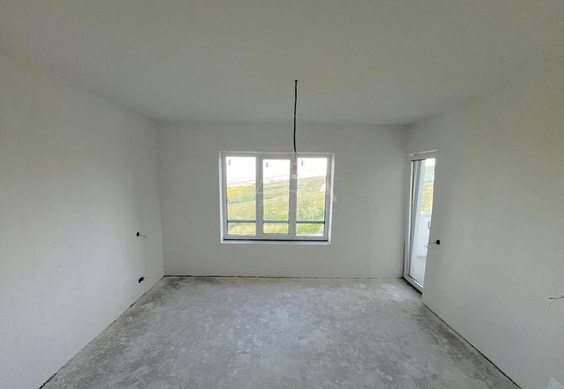 Duplex cu 5 camere cu Canalizare în Feleacu