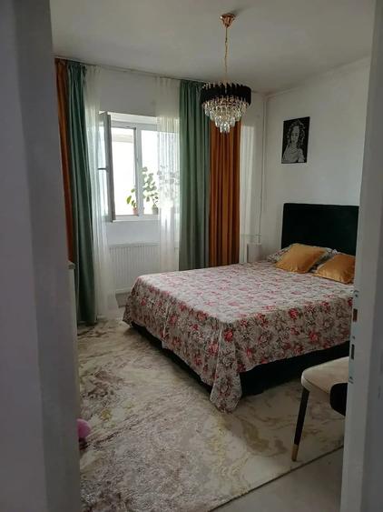 Apartament cu 3 camere decomandat în Berceni