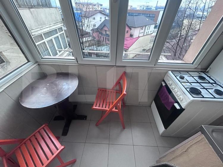 Apartament cu 2 camere decomandat, mobilat în Sud