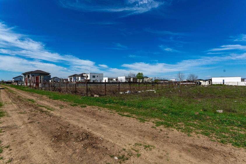 Teren Construcții intravilan de 750 mp, în Tunari