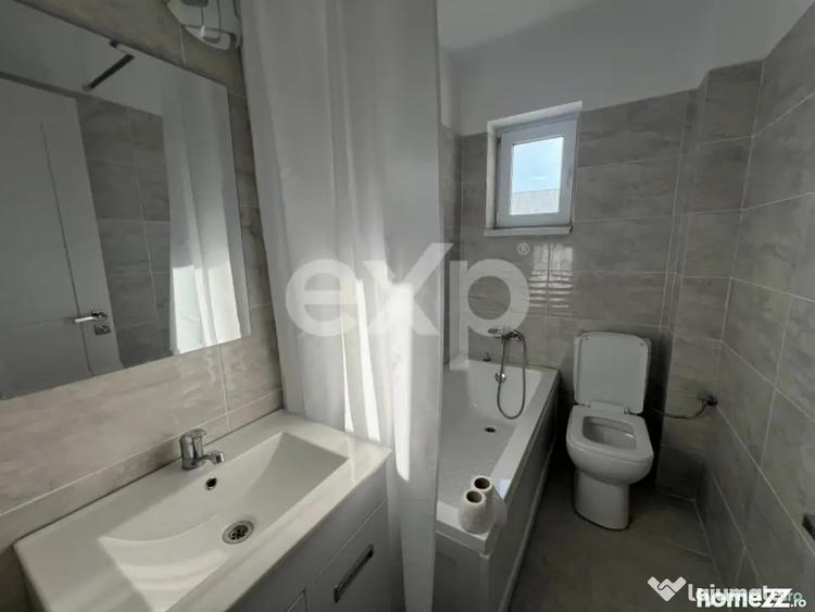 Apartament cu 3 camere decomandat în Titan