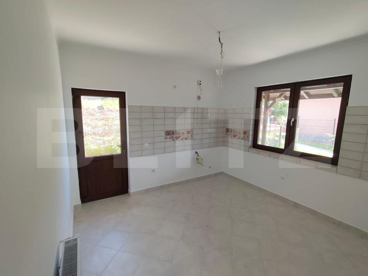 Casă individuală cu 6 camere cu Teren 784 Mp în Pucioasa
