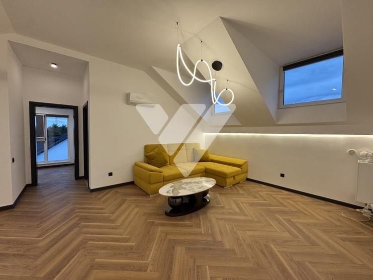 Apartament cu 3 camere decomandat în Turnișor