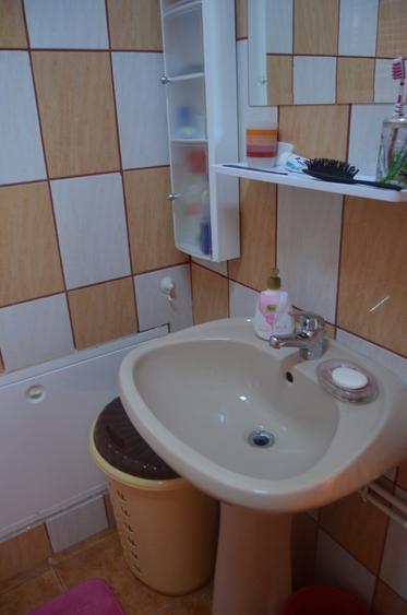 Duplex cu 5 camere cu Canalizare în Central