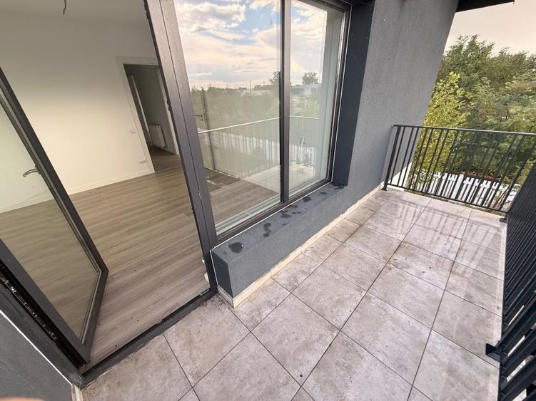 Duplex cu 4 camere cu Canalizare în Brătășanca