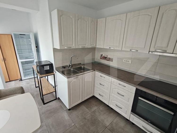 Apartament cu 3 camere decomandat, mobilat în Gruia