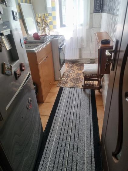Apartament cu 3 camere semidecomandat în Sălaj