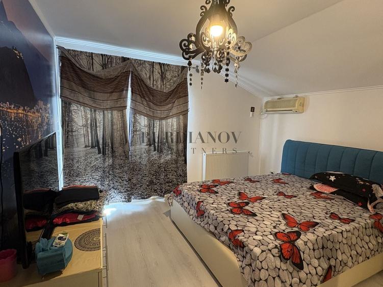 Casă individuală cu 7 camere cu Canalizare în Islaz