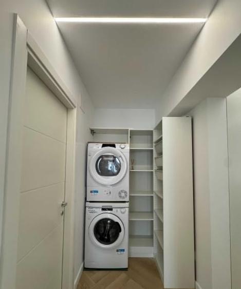 Apartament cu 2 camere semidecomandat, mobilat în Pipera