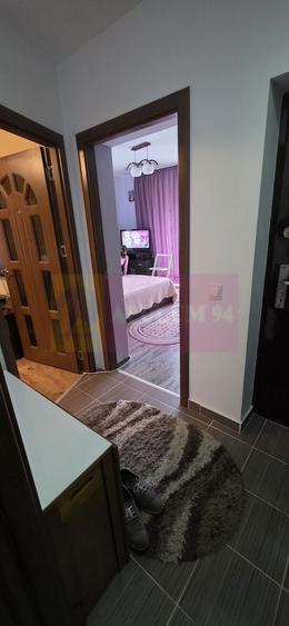 Apartament cu 2 camere decomandat în 1 Mai