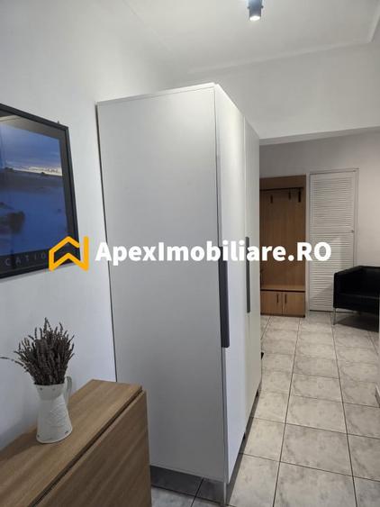 Apartament cu 3 camere decomandat în Tineretului