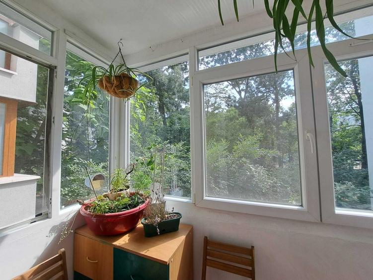 Apartament cu 4 camere decomandat în Central