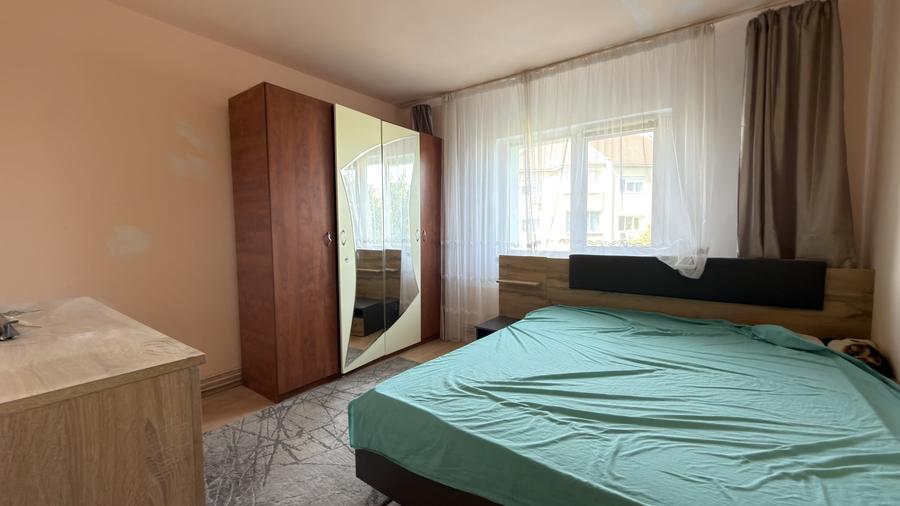 Apartament cu 3 camere decomandat, mobilat în Freidorf