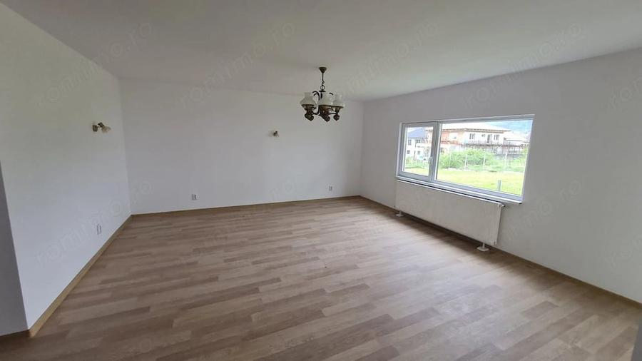 Casă cu 4 camere cu Teren 380 Mp în Central