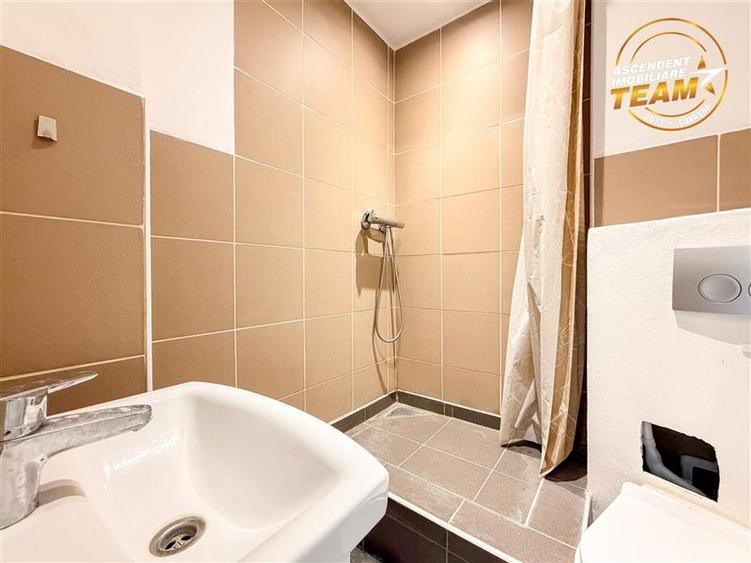 Apartament cu 3 camere decomandat în Lenin