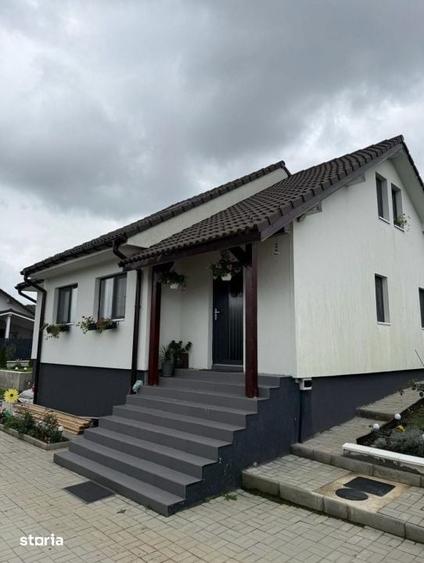 Casă cu 3 camere cu Teren 400 Mp în Central