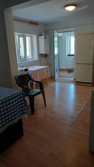 Casă cu 4 camere cu Teren 200 Mp în Apărătorii Patriei