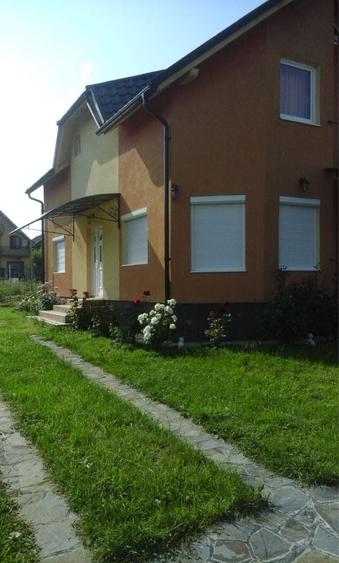 Casă cu 4 camere în Central