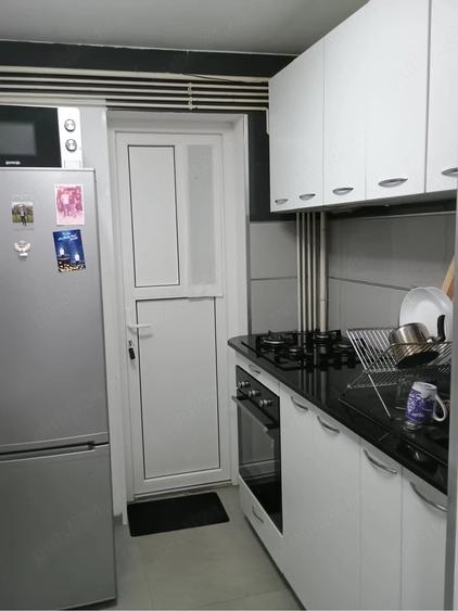 Apartament cu 3 camere decomandat în Vest