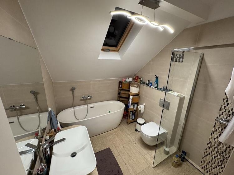 Apartament cu 3 camere semidecomandat în Doamna Ghica