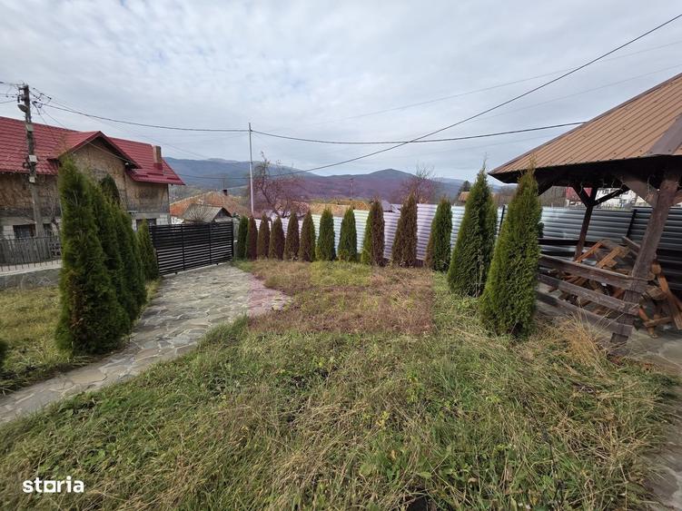 Casă cu 4 camere în Valea Doftanei