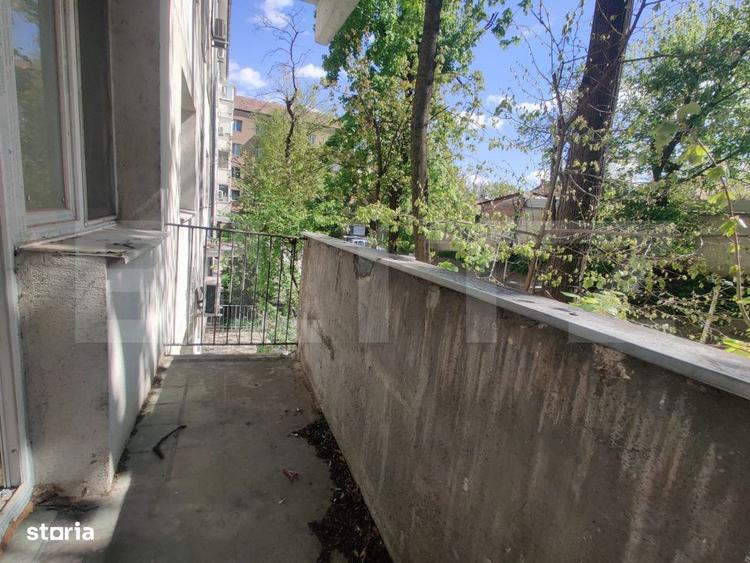 Apartament cu 3 camere semidecomandat în Central