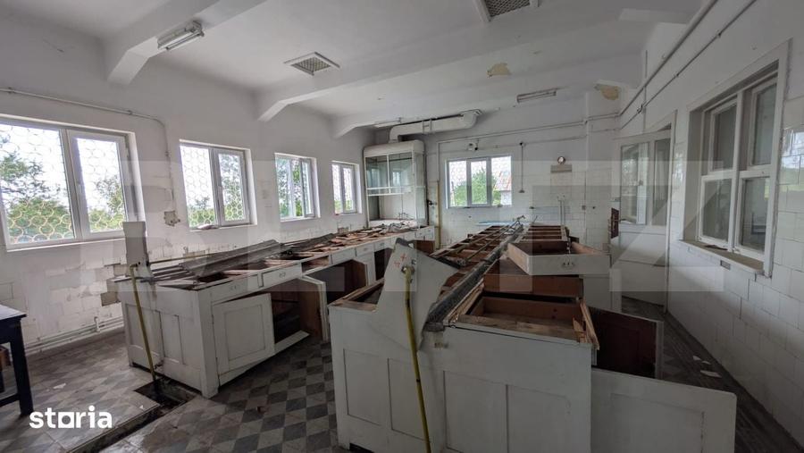 Casă cu 5 camere cu Teren 1216 Mp în Central