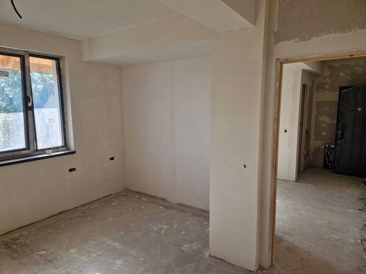 De inchiriat cladire la strada principala in Valea Ursului - 8
