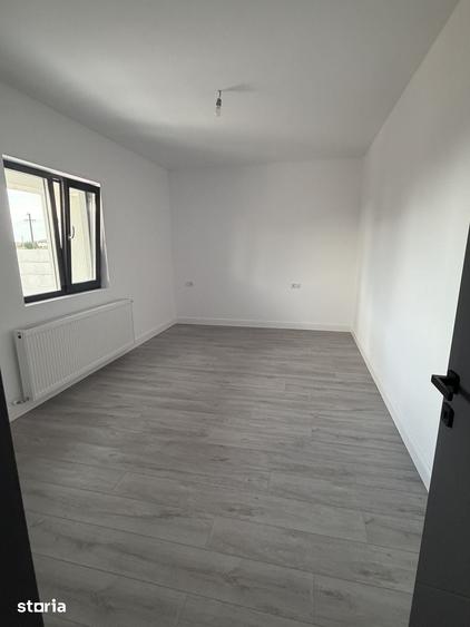 Casă cu 5 camere cu Teren 500 Mp în Ciorogârla