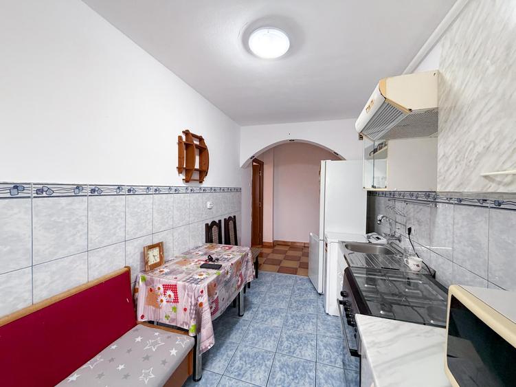 Apartament cu 2 camere decomandat în Central