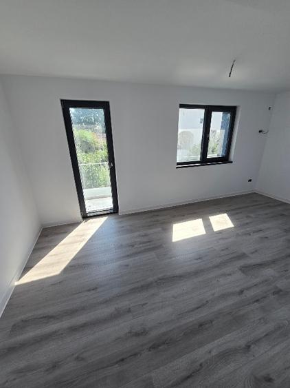 Duplex cu 5 camere cu Canalizare în Corbeanca