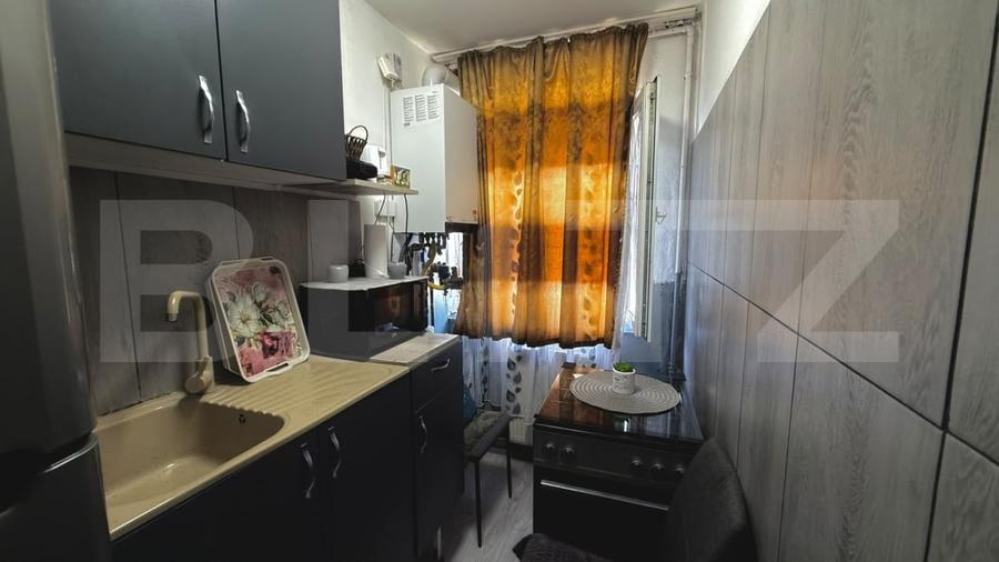 Apartament cu 2 camere semidecomandat, mobilat în Micro 11