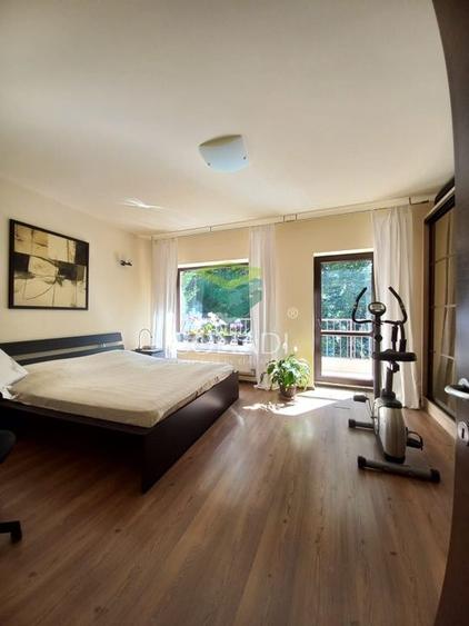 Casă individuală cu 5 camere cu Teren 370 Mp în Băneasa